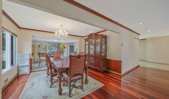 140 Dogwood Rd, Albertson, NY 11576