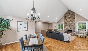 16 Canterbury Dr, Arden, NC 28704