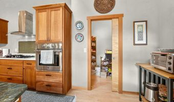 2026 Ashland Mine Rd, Ashland, OR 97520