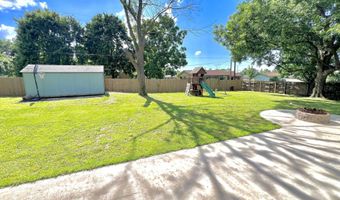 603 Lakeview Dr, Aurora, MO 65605