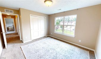 940 Longitude Ln, Amherst, OH 44001