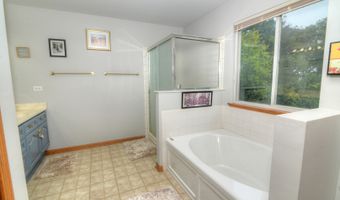 908 Mocking Bird Dr, Antioch, IL 60002