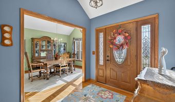 3610 Lakeview Dr, Algonquin, IL 60102