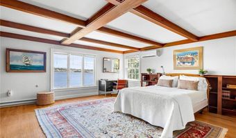 172 Eustis Ave, Newport, RI 02840