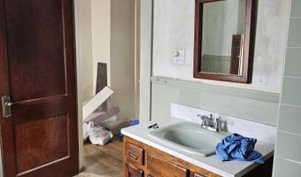35 McClellan Ave, Amsterdam, NY 12010