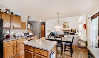 1721 Dorchester Ave, Algonquin, IL 60102