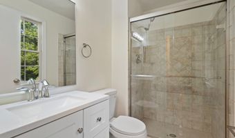 4300 ROBERTS Ave, Annandale, VA 22003