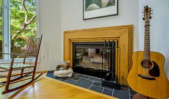 555 Glendale Cir, Ann Arbor, MI 48103