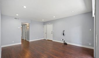 5414 Newcastle Ave 66, Encino, CA 91316