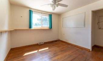 425 S Clarendon Ave, Addison, IL 60101