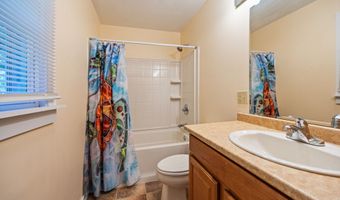 44 Williamsburg Dr, Cheshire, CT 06410