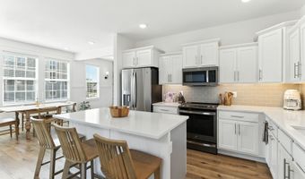 1811 SW Westview Dr, Ankeny, IA 50023