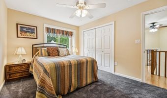 15 Kennedy Ct, Middletown, NJ 07748