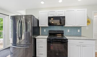 22125 Driftwood Ln, Abingdon, VA 24211