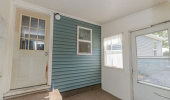 83 Rohr St, Arnolds Park, IA 51331
