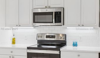 13 Greenwood Dr, Bluffton, SC 29910