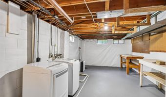 1405 Nile Kinnick Dr S, Adel, IA 50003
