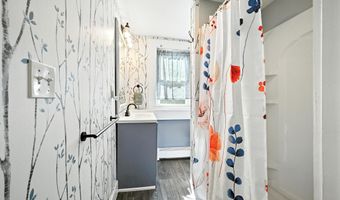 133 Riverside Dr, Augusta, ME 04330
