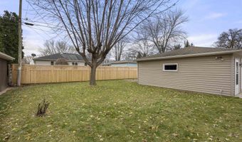 521 E HARDING Dr, Appleton, WI 54915