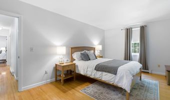 16 Williamsburg Dr, Amherst, NH 03031