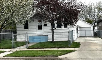 1204 S 2nd St, Aberdeen, SD 57401