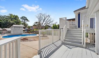 706 Holly Hills Dr, Biloxi, MS 39532