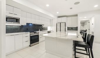 10823 LOCKLAND Rd, Potomac, MD 20854