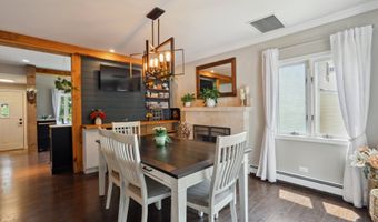 52 Berkshire Dr, Brookfield, CT 06804