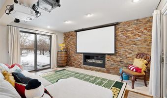 701 4th St SW, Austin, MN 55912