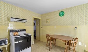 112 Oakton St, Woonsocket, RI 02895