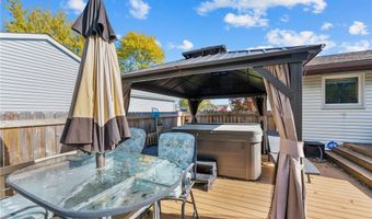 1280 Meadowview Ln, Amherst, OH 44001