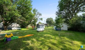 611 E 3Rd St St, Bridgewater, SD 57319