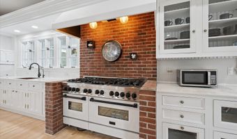 75 W Broadway, Bangor, ME 04401