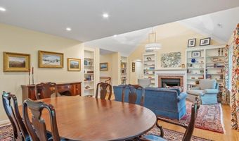 36 Pickman Dr, Bedford, MA 01730