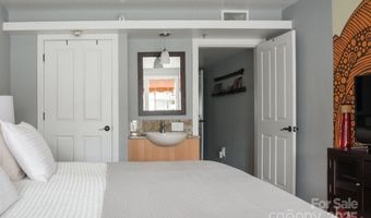 37 Hiawassee St E202, Asheville, NC 28801