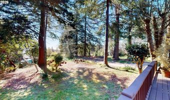 925 7TH St, Brookings, OR 97415