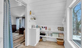 375 E BARNEGAT Ave, Bayville, NJ 08721