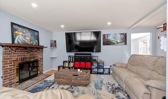 48 Whipple Rd, Billerica, MA 01821