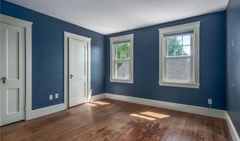 467 Maple Avenue Ave, Barrington, RI 02806