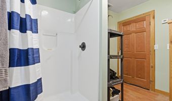 379501 N SHORE Dr, Aberdeen, SD 57401