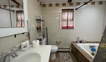 165 GREENFIELD Dr, Bridgeport, CT 06606