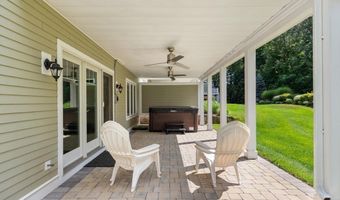 11 Crenshaw Ln 11, Andover, MA 01810