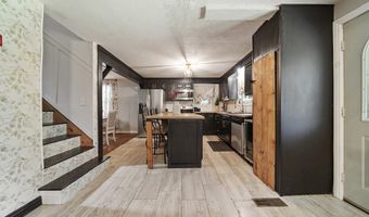 835 Erickson Rd, Ashby, MA 01431