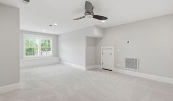3555 N DICKERSON St, Arlington, VA 22207