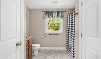 219 Fenner Hill Rd, Hopkinton, RI 02832