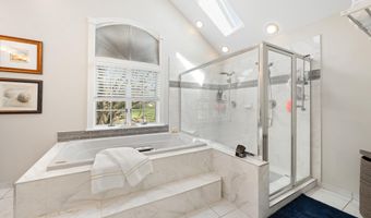 25 CARSDALE Dr, Belle Mead, NJ 08502