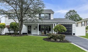 15 Inglewood Ln, Aberdeen, NJ 07747