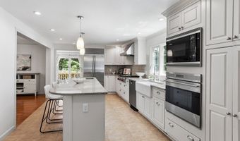 1 Blackhorse Dr, Acton, MA 01720