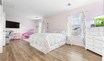 14 Brittany Dr, Bayville, NJ 08721