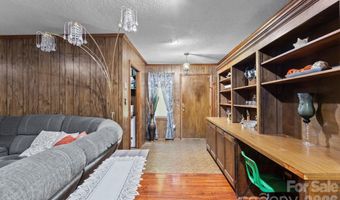 3326 Dunaire Dr, Charlotte, NC 28205